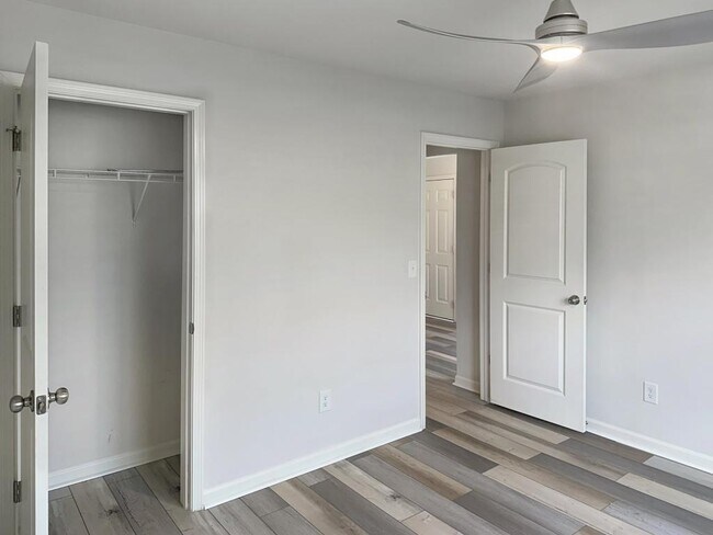 Building Photo - 1019 Gold Cir