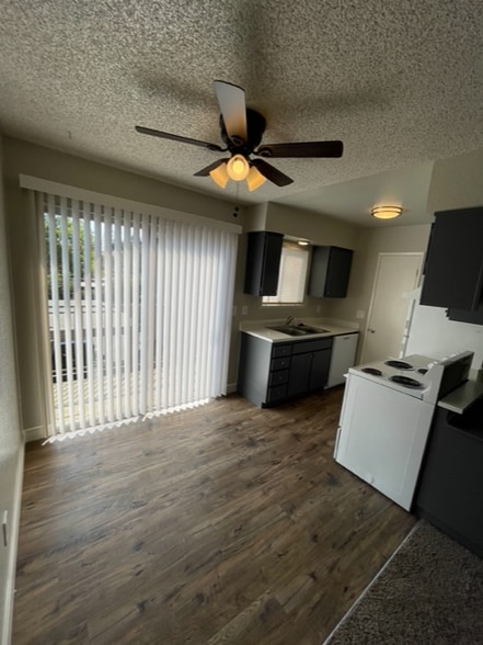 Primary Photo - 4264 N Bengston Ave