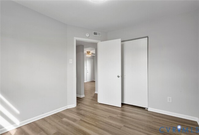 Building Photo - 1837 Grayland Ave