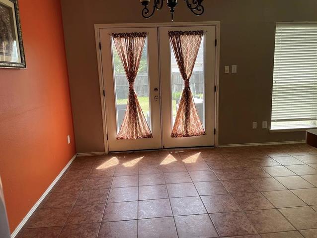 Building Photo - 1233 McMahan Dr