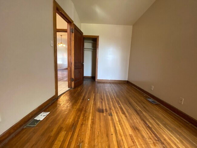 Building Photo - 5619 S Wood St