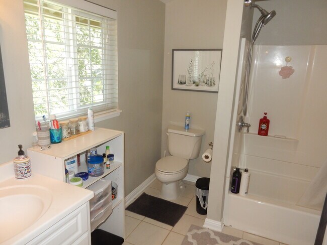 Building Photo - 1934 Buell Ct