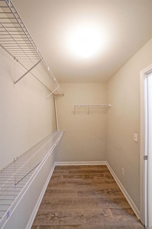 Building Photo - 2062 Lakeshore Overlook Dr