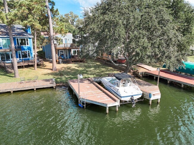 Building Photo - 3203 Poe Dr