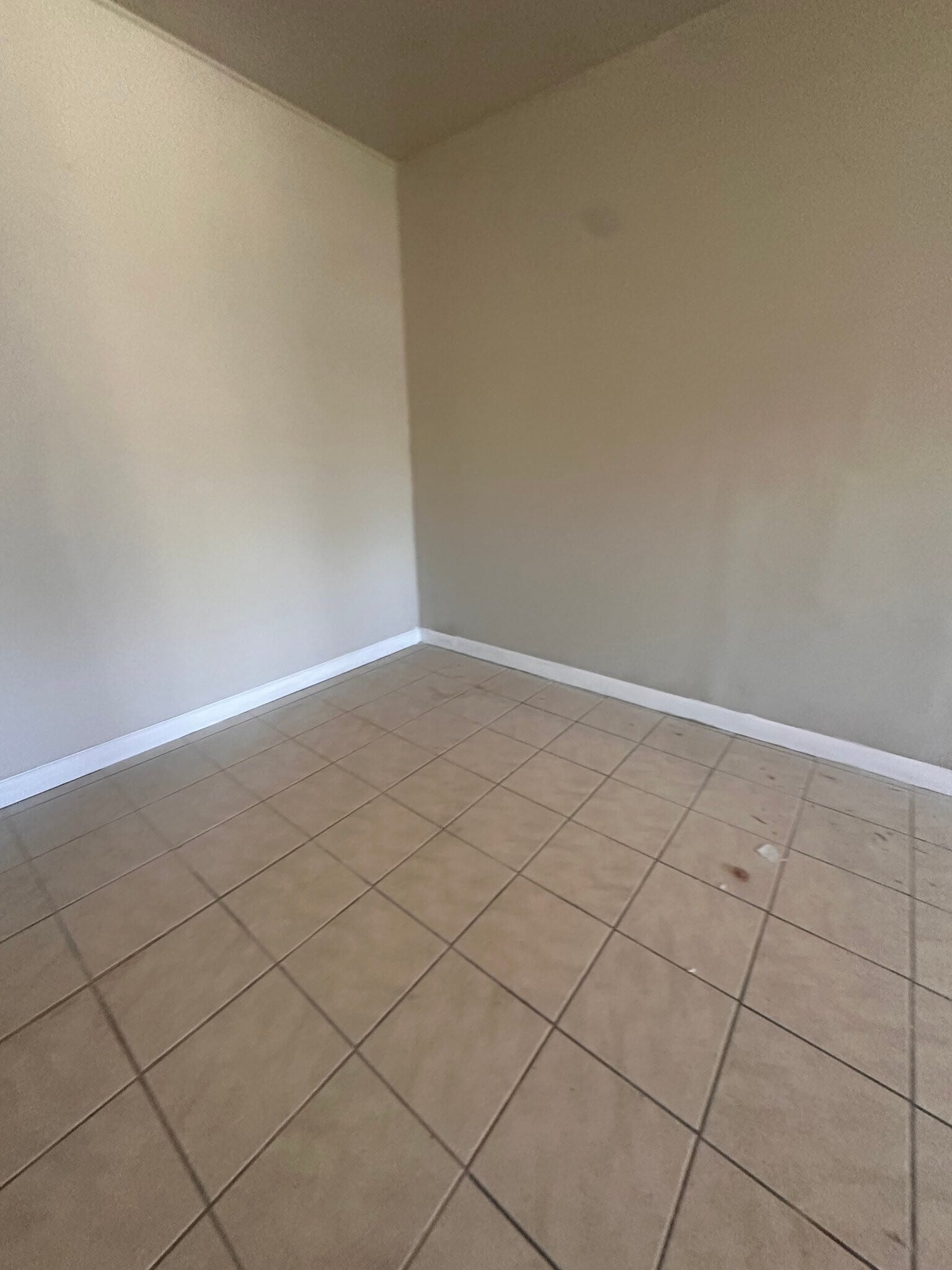 Building Photo - 4200 Narcissus Dr