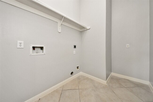 Building Photo - 2622 Stonebury Ln