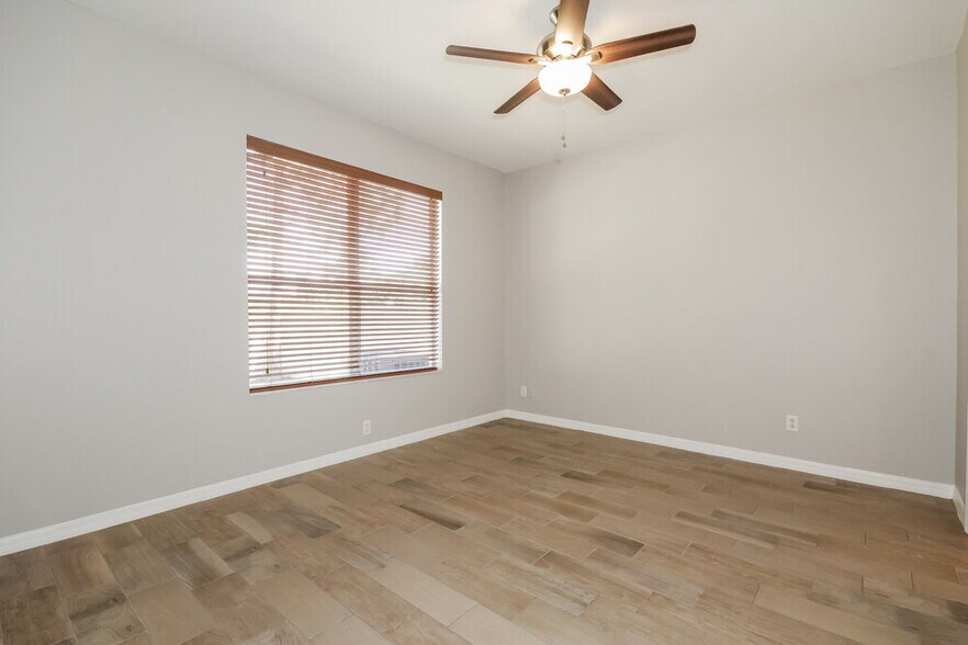 Building Photo - 910 Larwood Pine Dr