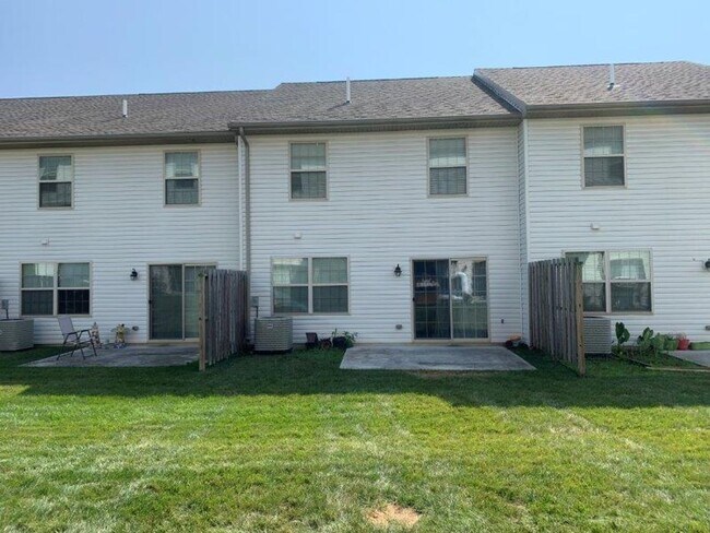 Building Photo - 273 Melbourne Ln