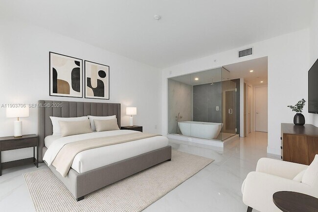 Building Photo - 700 NE 24th St