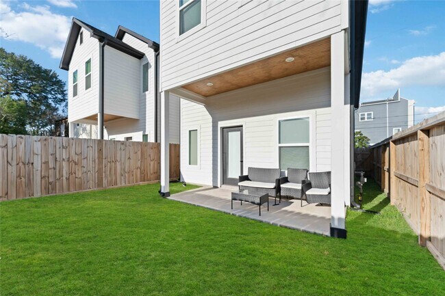 Building Photo - 3034 Gray St