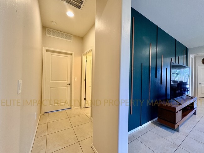 Building Photo - 6711 E Via Boca Grande