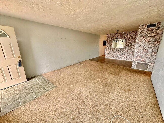 Building Photo - 2434 Australia Way E