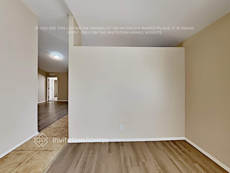 Building Photo - 2841 W La Salle St