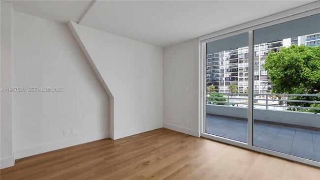 Building Photo - 555 NE 34th St