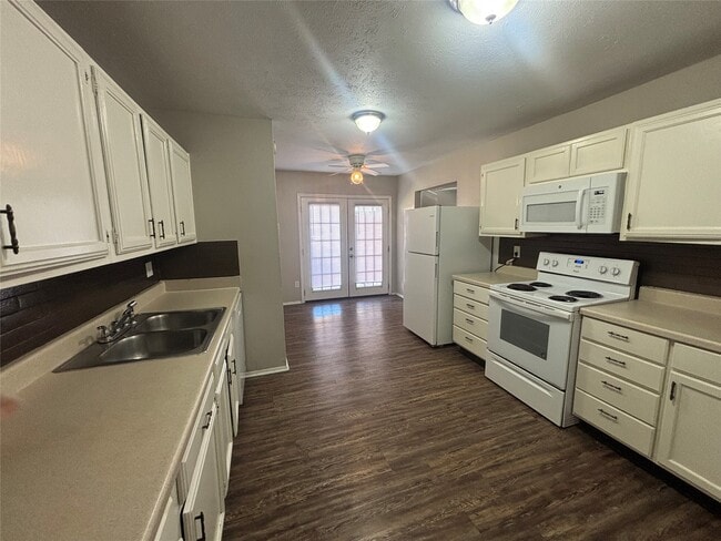 Building Photo - 22739 Millgate Dr