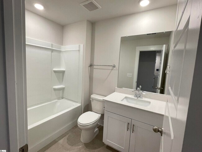 Building Photo - 34 Beachley Pl