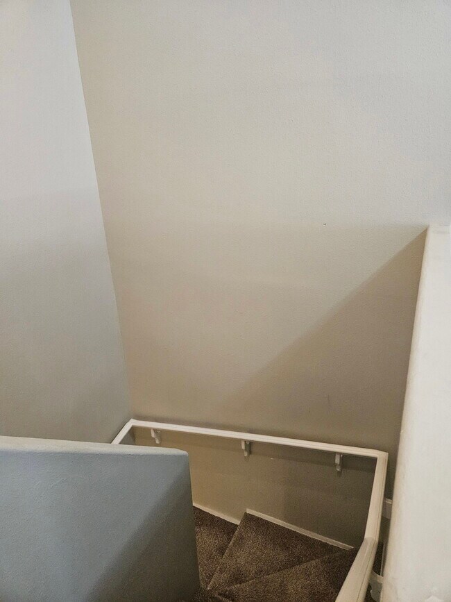 Building Photo - 7520 E Earll Dr