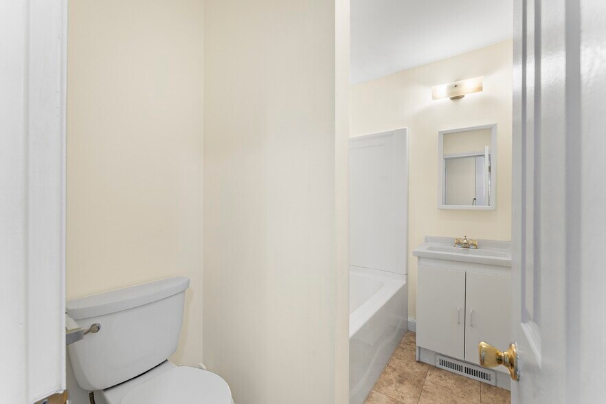 Building Photo - 53 Brookside Ave