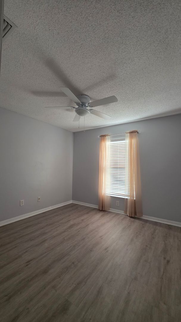 Building Photo - ** COMING SOON ** 3 Bedroom 2 Bath Single Family Home in South Daytona