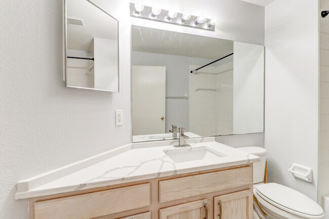 Building Photo - 29806 Morningmist Dr