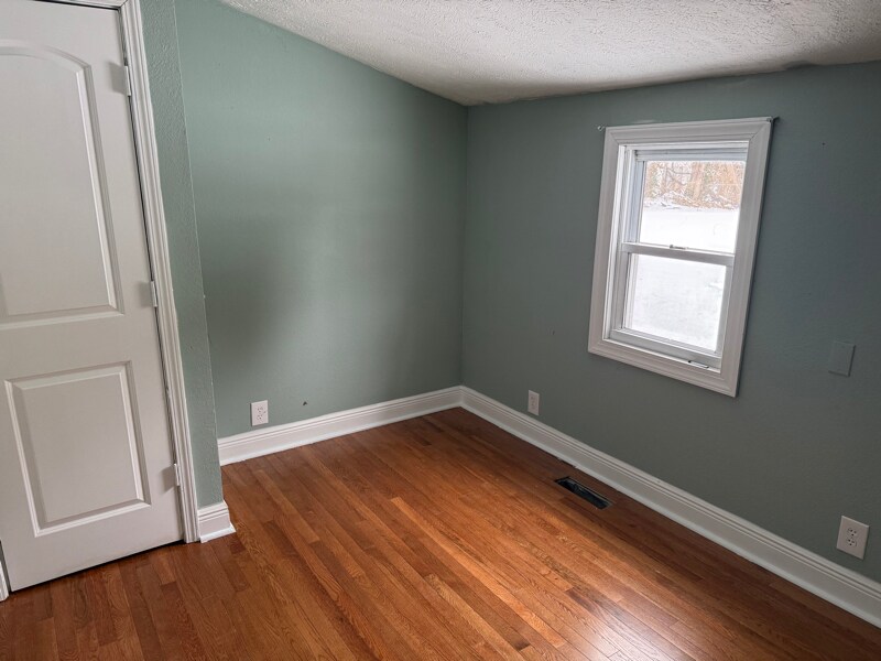 Building Photo - 900 Cherry St