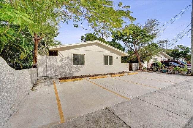 Building Photo - 30 SW 8th St