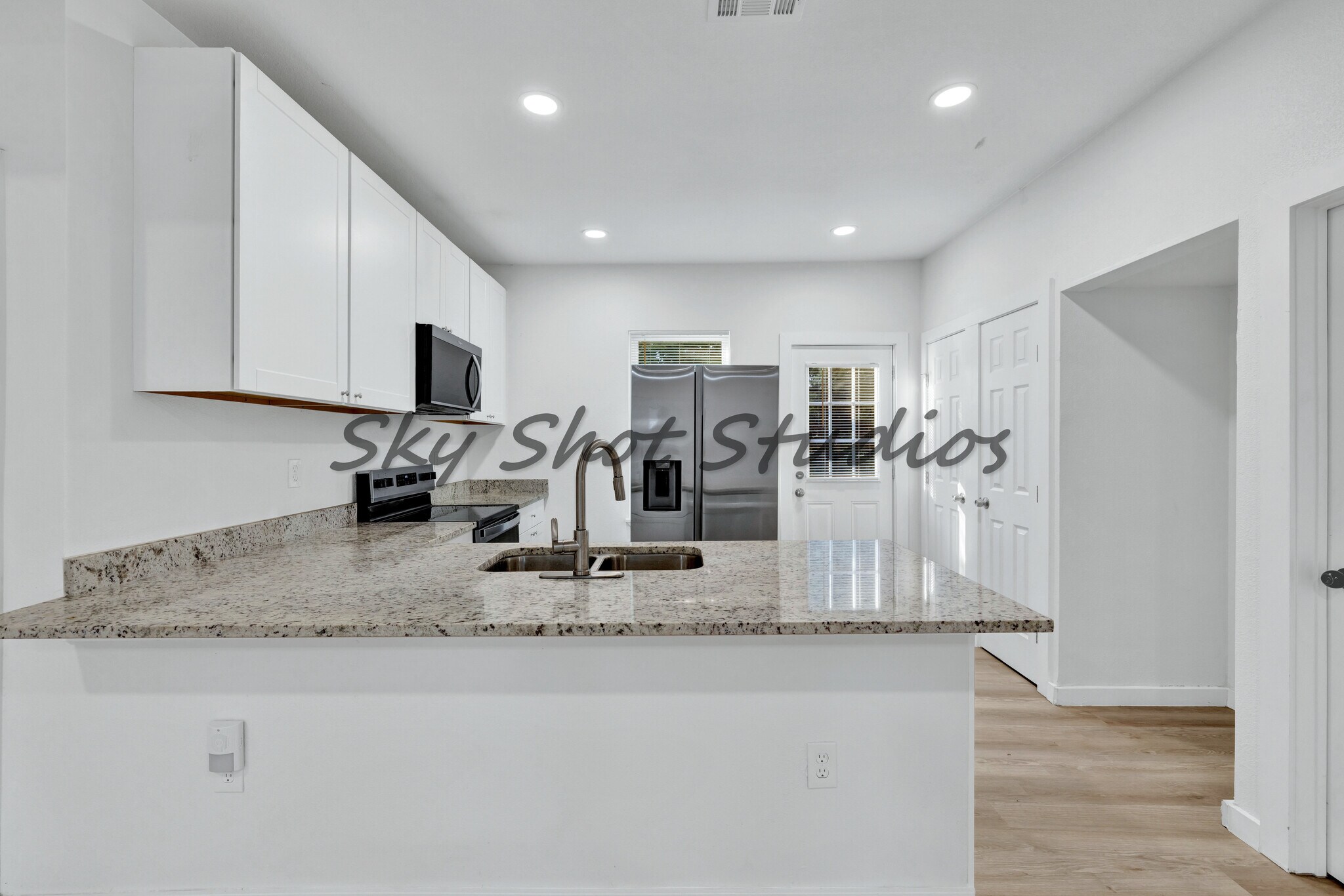 Building Photo - 326 W Rainey St