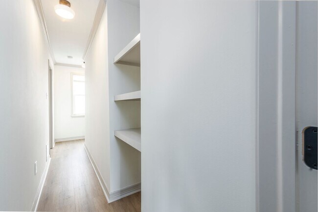 Building Photo - 2335 N 30th St