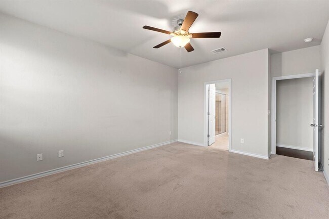 Building Photo - 277 Magna Ln