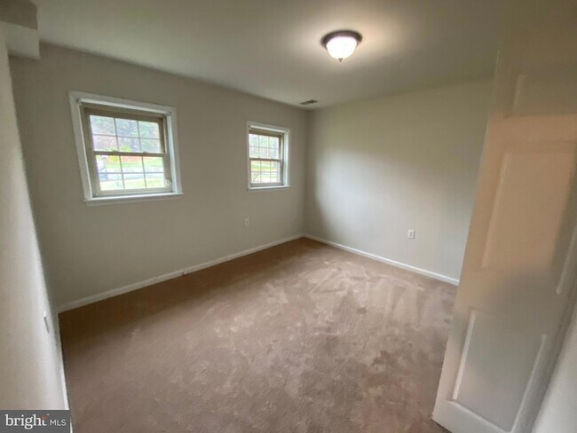 Building Photo - 12116 Stallion Ct