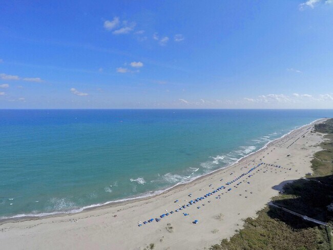 Building Photo - 2334 23rd Ct