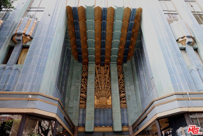 Building Photo - 849 S Broadway