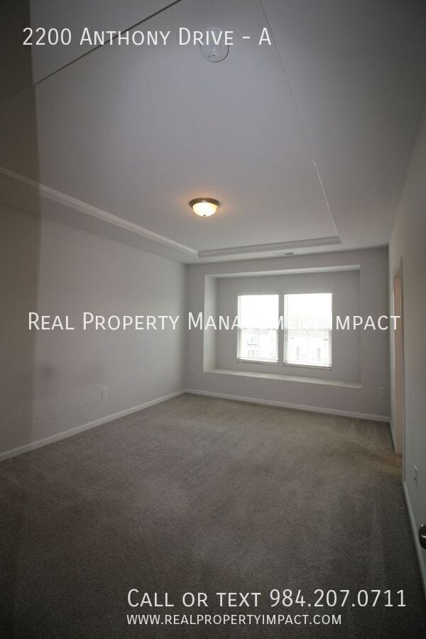 Building Photo - 2200 Anthony Dr