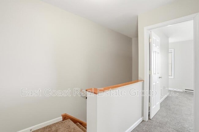 Building Photo - 257 School House Dr