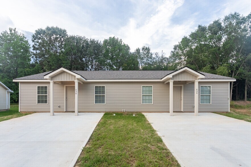 Building Photo - 442 Sierra Rd