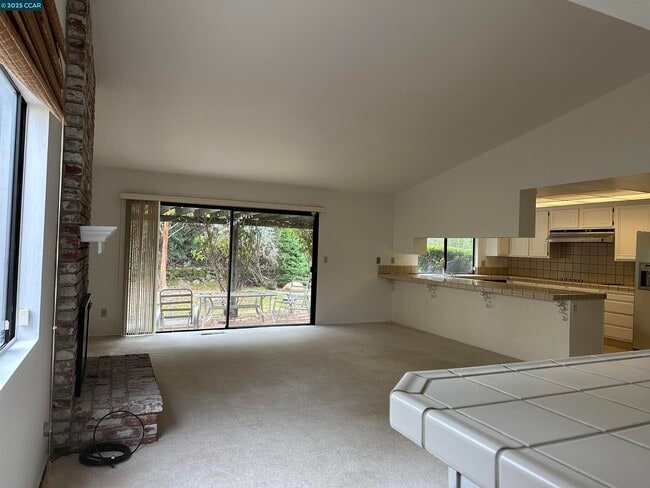 Building Photo - 224 Lasso Cir