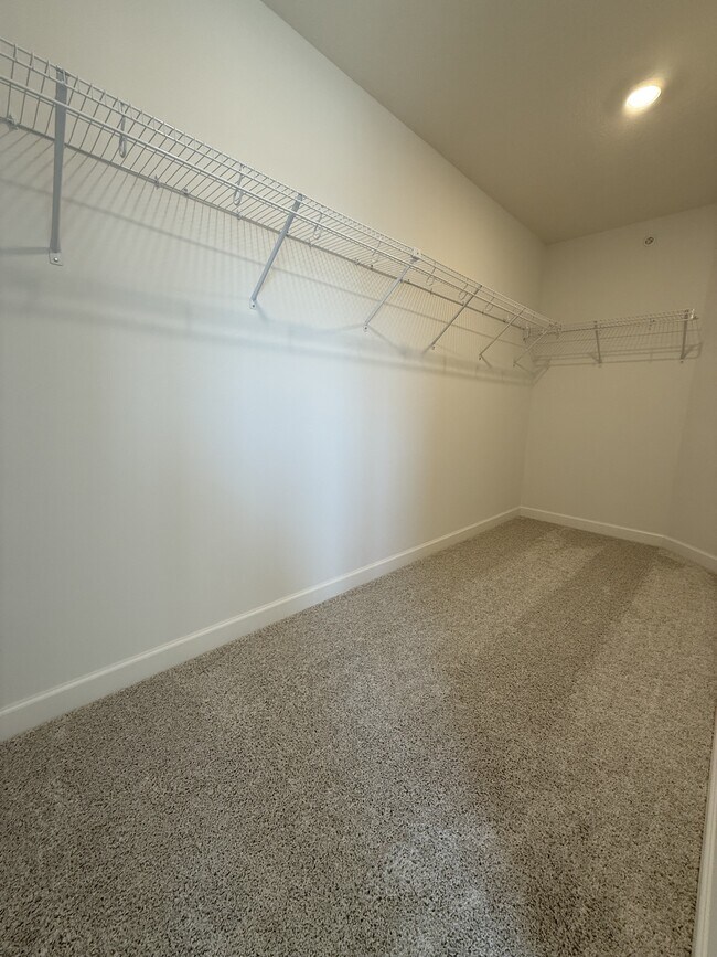 Building Photo - 1071 Anmeadle Row