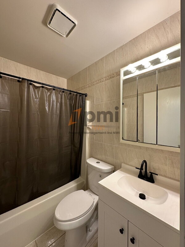 Building Photo - 2836 W 63rd Ln