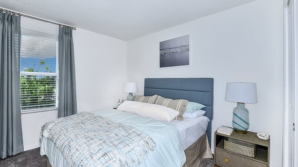 Building Photo - 2093 Hallier Cv
