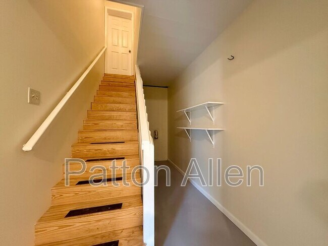 Building Photo - 6 Providence Rd