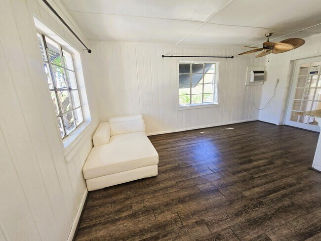 Building Photo - 1115 S M St