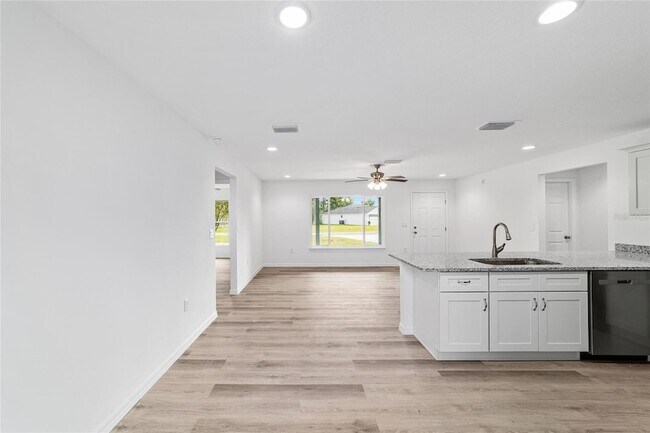 Building Photo - 874 NE 130th Terrace