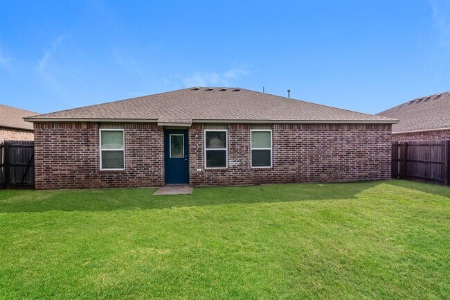 Building Photo - 10748 SW 23rd Pl
