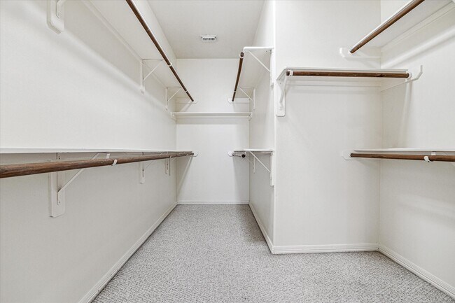 Building Photo - 2838 Briarhurst Park
