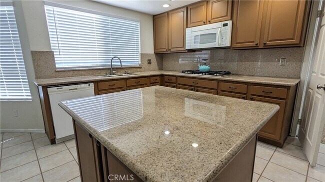 Building Photo - 40342 Corte Campeon