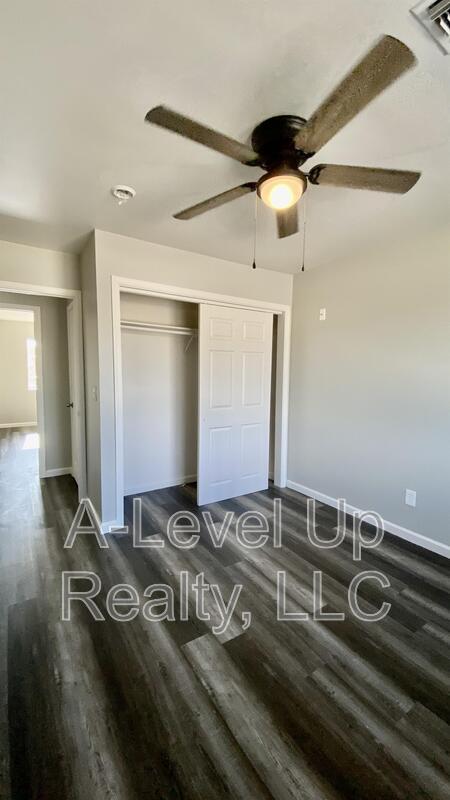 Building Photo - 219 W Pennsylvania Dr