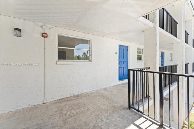 Building Photo - 5100 SW 64th Ave