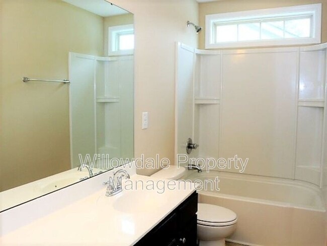 Building Photo - 717 Minerva Dale Dr