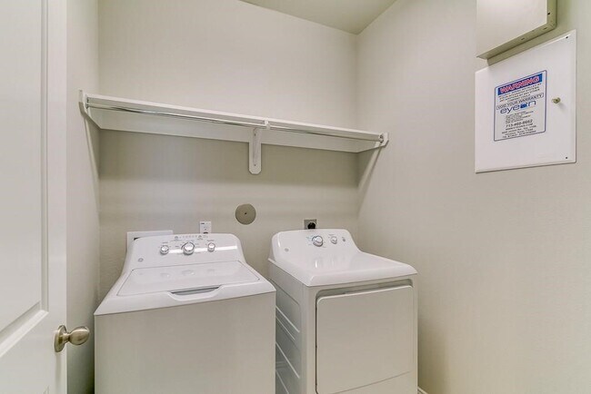 Building Photo - 6018 Grace Falls Dr