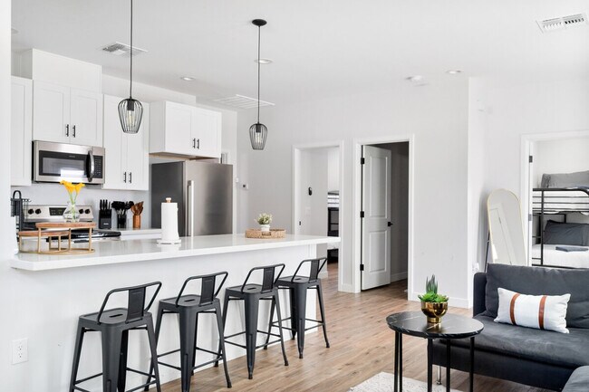 Building Photo - 3806 E Polk St